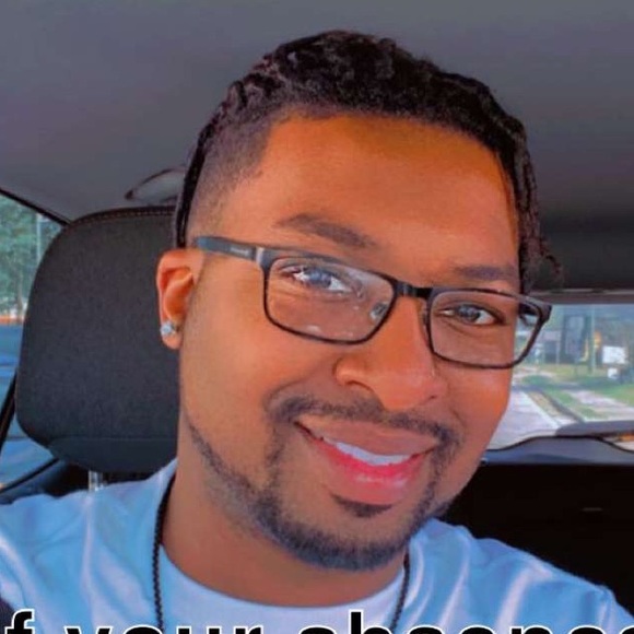 Joshua Saxon - Poshmark Profile Picture of Joshua Saxon (@joshua_saxon) on Poshmark