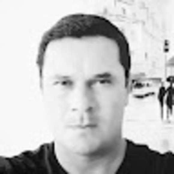 Profile Picture of Perez Julio (@perezjulio) on Poshmark