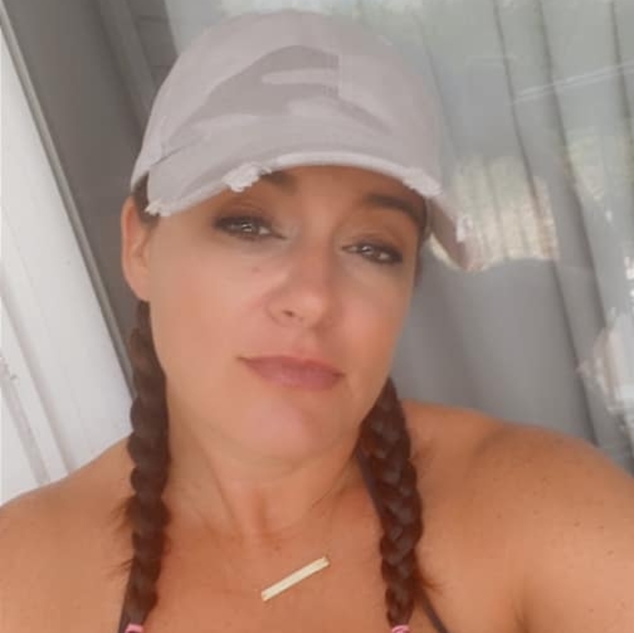 Profile Picture of Sandra Cotter (@sanchamberlain) on Poshmark