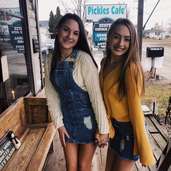 Profile Picture of Mila Amstutz (@mila_amstutz) on Poshmark