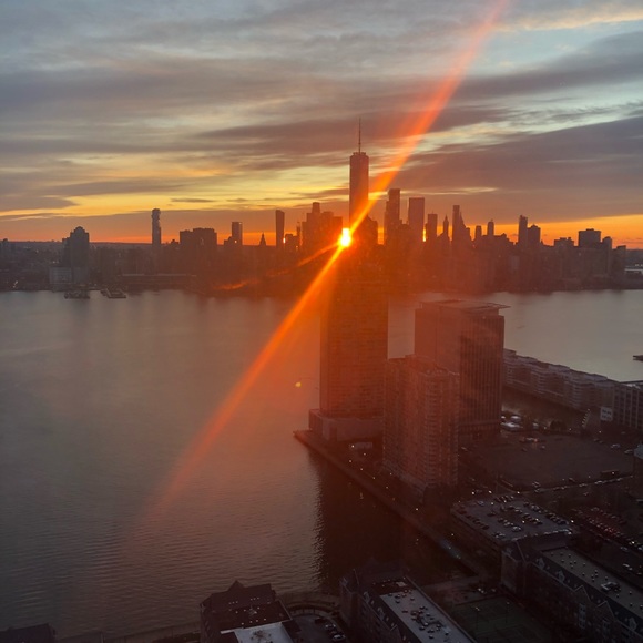 Profile Picture of Felix Paulino (@kenfel) on Poshmark