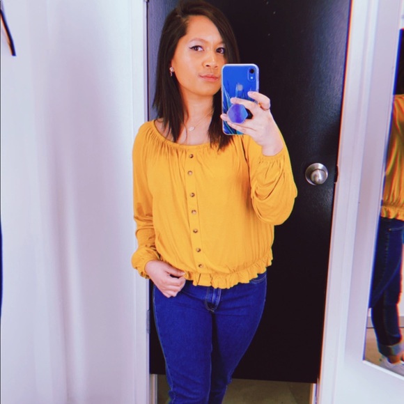 Renae Sabater - Poshmark Profile Picture of Renae Sabater (@renaenaee__) on Poshmark