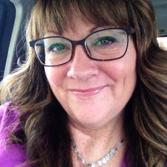 Profile Picture of Shelly Gorseth (@hlovebug88) on Poshmark