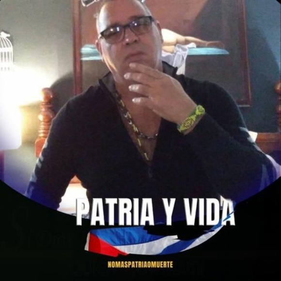 Profile Picture of Nelson Borges (@nbryan34) on Poshmark