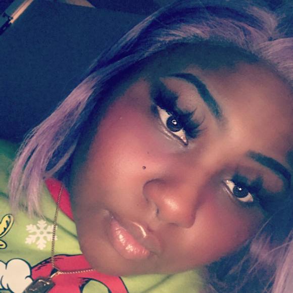 Profile Picture of Ariel Gallon (@arielgallon18) on Poshmark