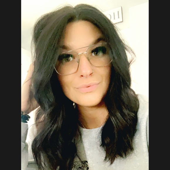 Jenny Marsollier - Poshmark Profile Picture of Jenny Marsollier (@jennmarsollier) on Poshmark