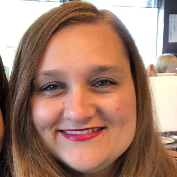 Profile Picture of Jessica Arney (@jarney2018) on Poshmark