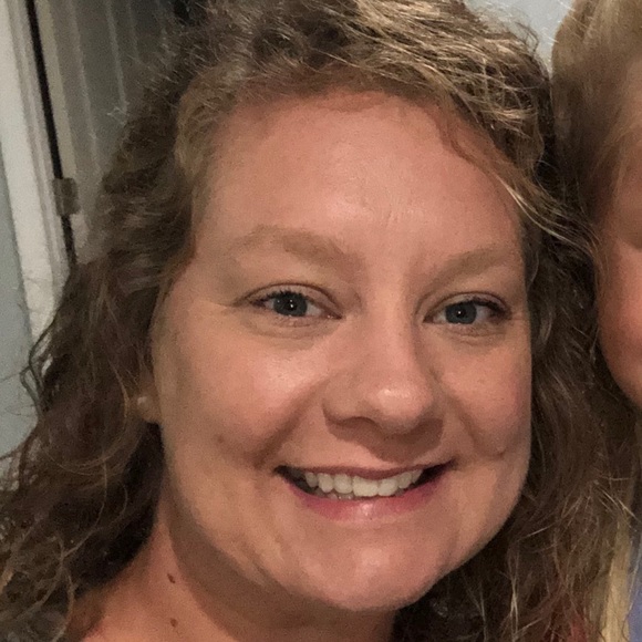 Profile Picture of Christy Woosley (@cnb4209) on Poshmark