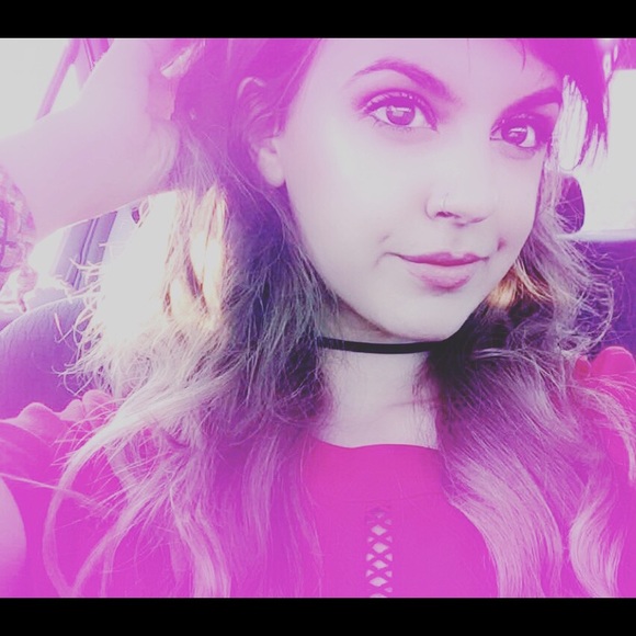 Profile Picture of Christina Frudakis (@stinamarie92) on Poshmark