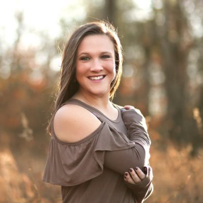 Profile Picture of Lauren Barnett (@laurenbarnett_) on Twitter