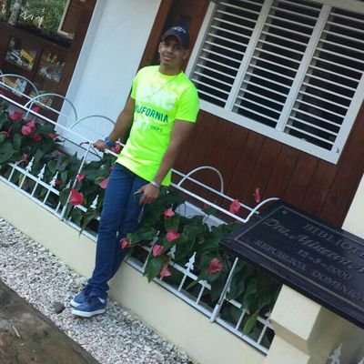 Profile Picture of maximo cabral (@cabral0217) on Twitter