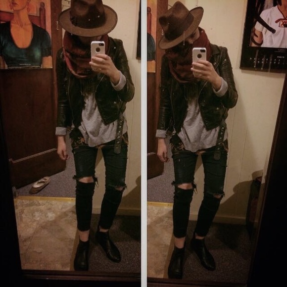 Profile Picture of Sam Chudyk (@sam_chu) on Poshmark