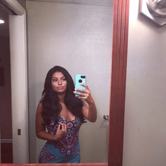 Profile Picture of Hannah Schindler (@hannahschinny) on Poshmark