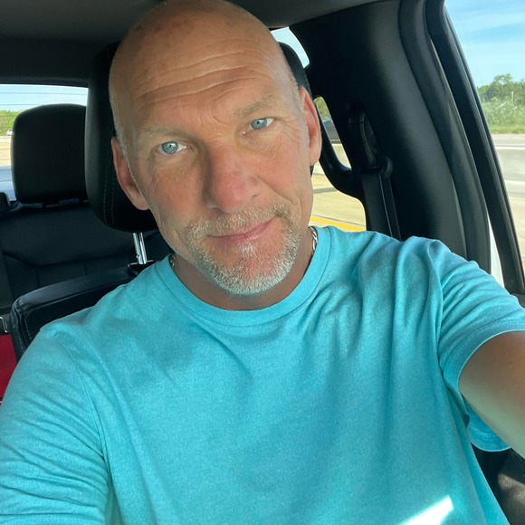 Profile Picture of Gary Chizum (@gchiz65) on Poshmark