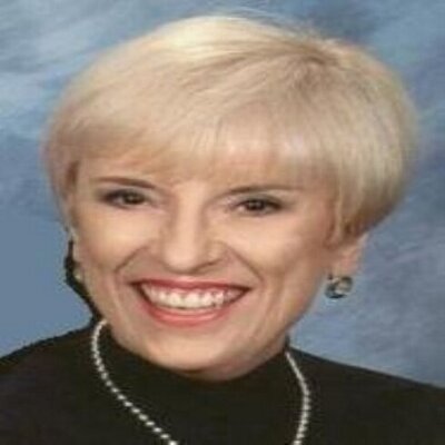 Profile Picture of Cassandra Barber (@cassandrazeot) on Twitter