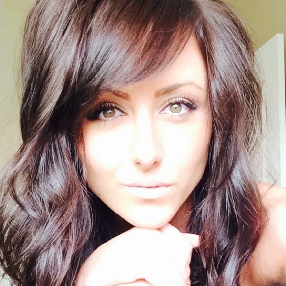 Profile Picture of Brittney Lampkin (@brittney44344) on Poshmark