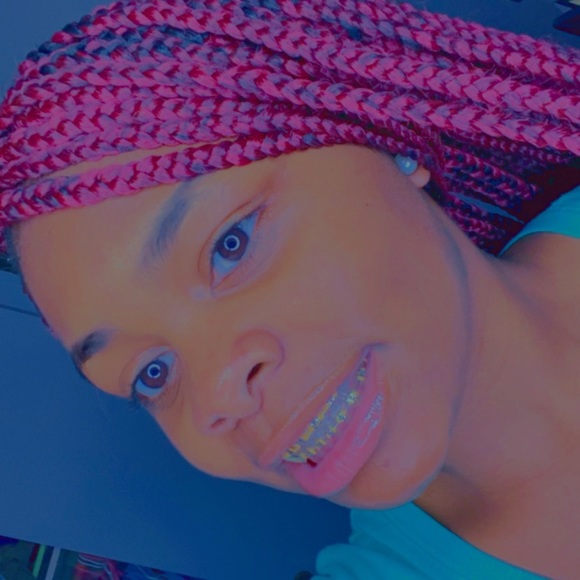 Profile Picture of Tatiana Thomas (@tatiananicole1) on Poshmark