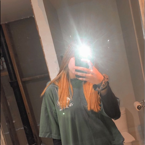 Profile Picture of Jillian Hatch (@jillianmhatch) on Poshmark