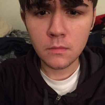 Profile Picture of Troy Nicholas Smith (@iHeartDropOli) on Twitter