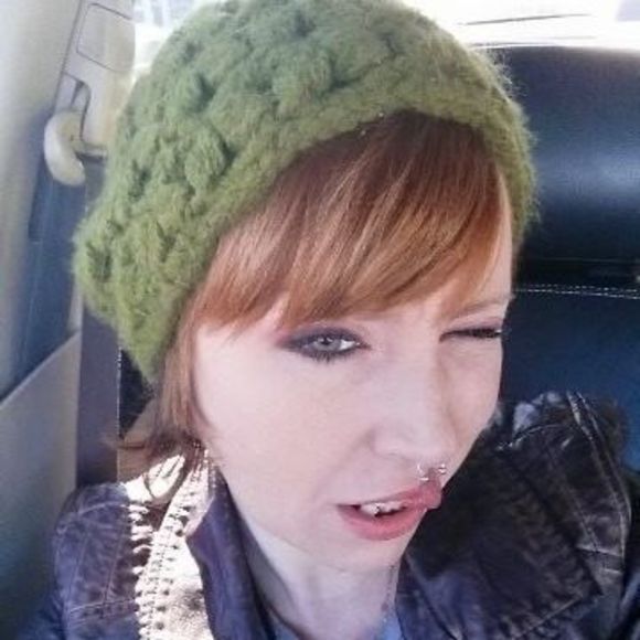 Profile Picture of Casey Cherry (@caseycherry) on Poshmark