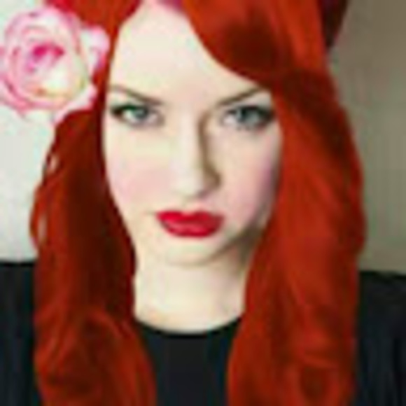 Profile Picture of Ruby Stone (@rubystone7) on Poshmark