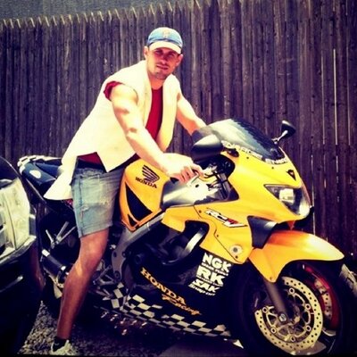 Profile Picture of John Fischer (@JohnnyFish215) on Twitter