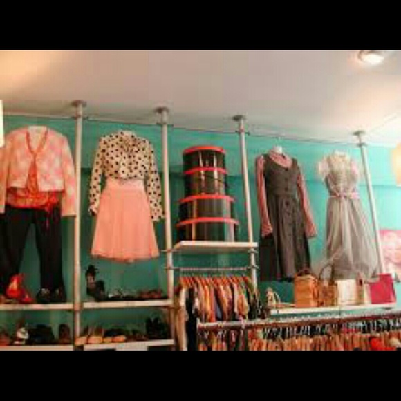 Profile Picture of Amy Loguercio (@fabconsignment) on Poshmark