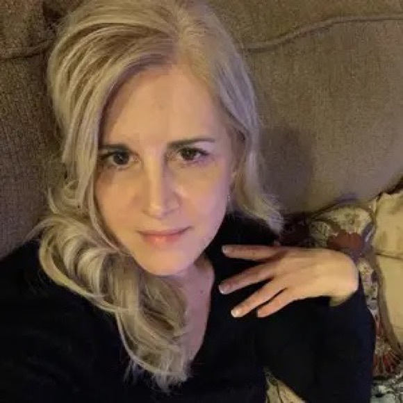 Profile Picture of Camille Dirubbo (@camilledirubbo) on Poshmark