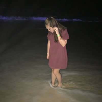 Profile Picture of Julia Sage (@JuliaSage13) on Twitter