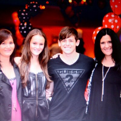 Profile Picture of Erin Lazarus♡ (@Erin_Laz) on Twitter