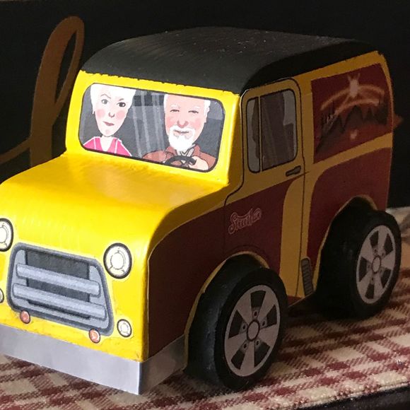 Profile Picture of Linda Neupauer (@lindaneupauer) on Poshmark