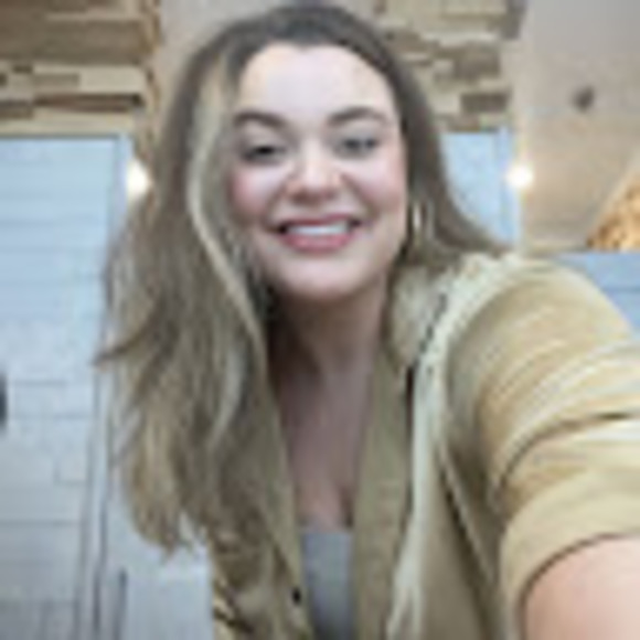 Profile Picture of Julian Borden (@julianborden99) on Poshmark