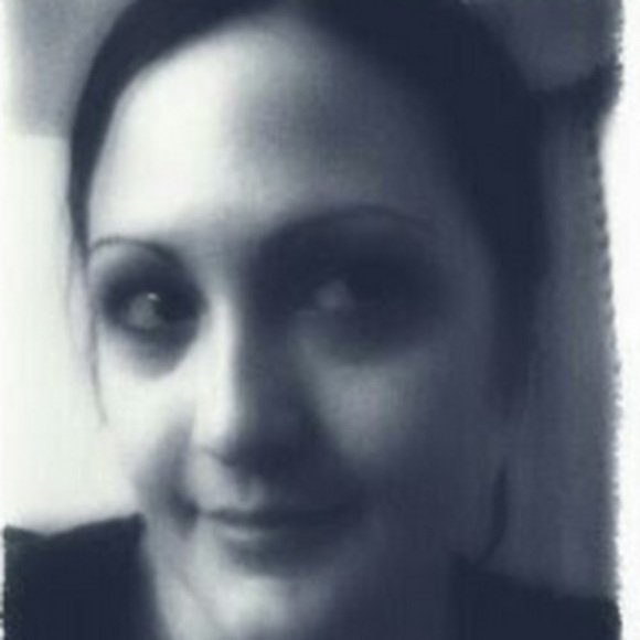 Profile Picture of Paula Woods (@woodspmw) on Poshmark