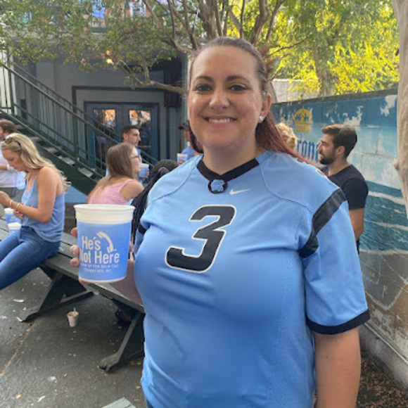 Profile Picture of Amanda Ocel (@amanda_ocel) on Poshmark