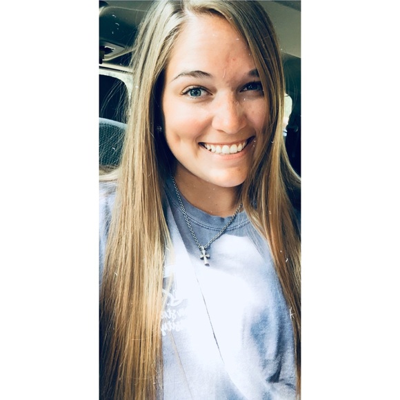 Profile Picture of Brooke Gatlin (@_brookegatlin_) on Poshmark