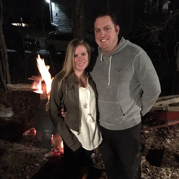 Profile Picture of Chrissti Widdowson (@cnwiddowson) on Poshmark