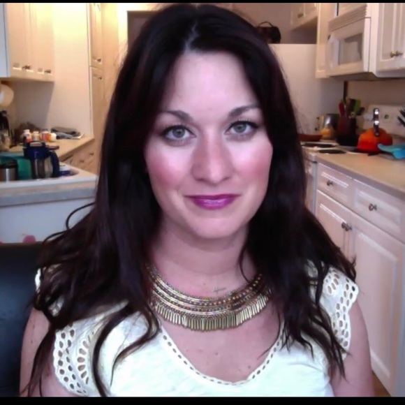 Profile Picture of Jeannie 🦜 Pyska (@jeapy) on Poshmark