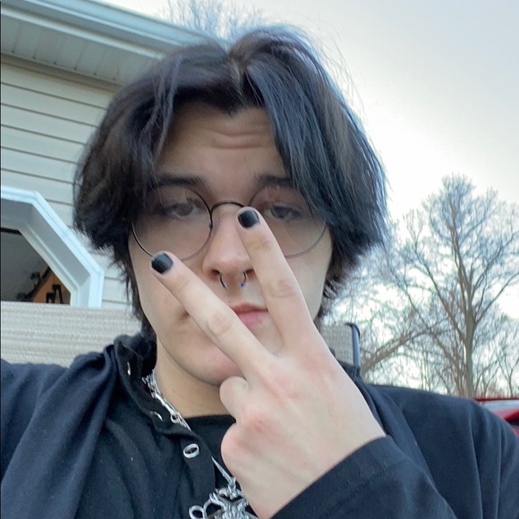Profile Picture of Robert Knack (@rknack) on Poshmark