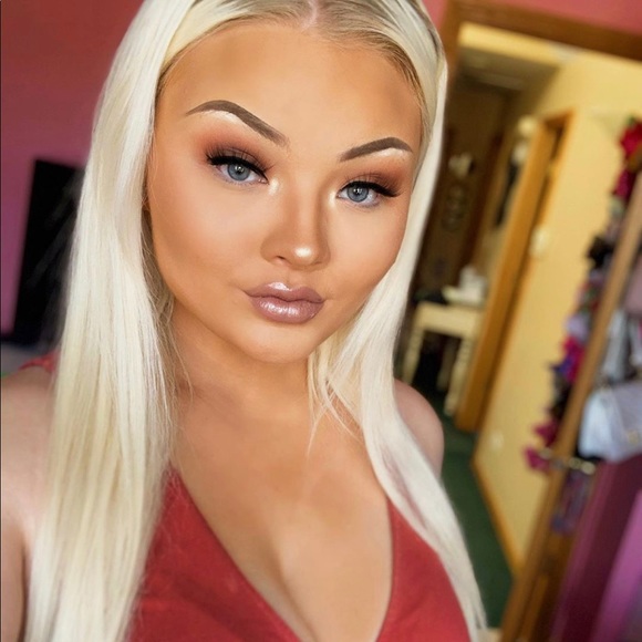 Profile Picture of Emily Crain (@milycrain) on Poshmark
