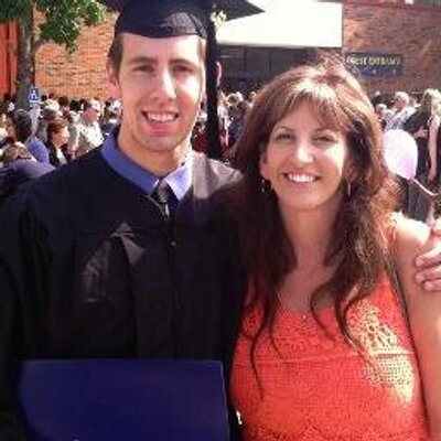 Profile Picture of Laura Simmons (@Larasimms) on Twitter