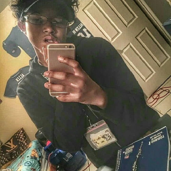 Profile Picture of David Allen (@beazybrickz) on Poshmark