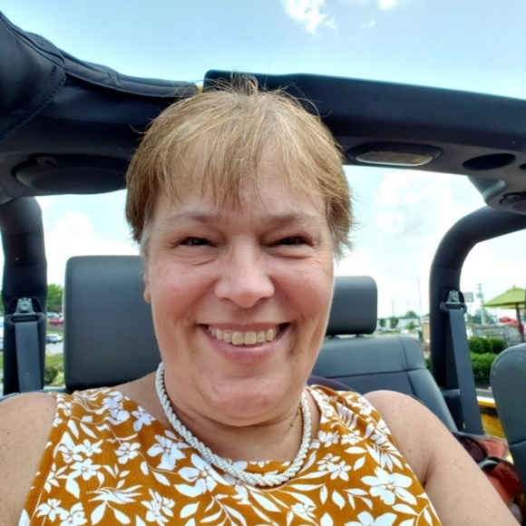 Profile Picture of Katherine Decker (@85kate) on Poshmark