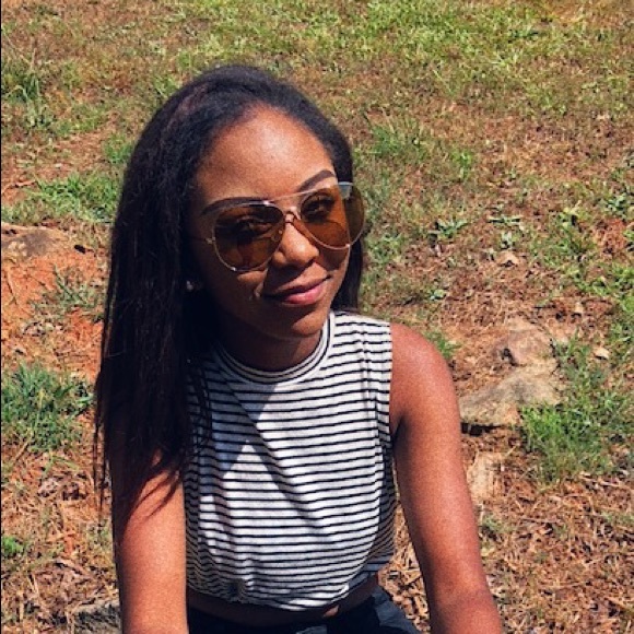 Profile Picture of Erika Hull (@erika_h6) on Poshmark