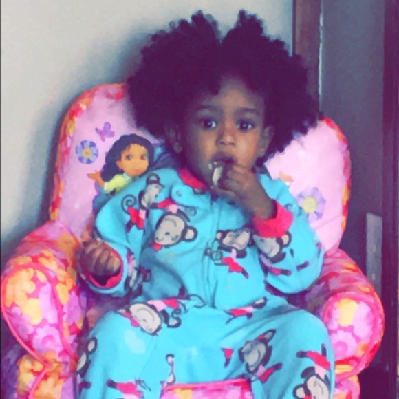 Profile Picture of Chadane Durr (@miquelle1024) on Poshmark