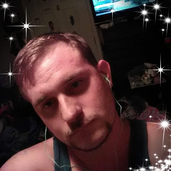 Profile Picture of Garrett Wade (@garrett_wade) on Poshmark