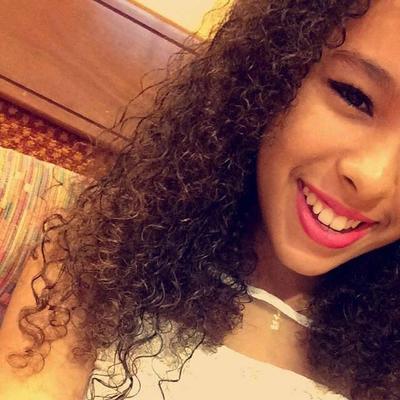 Profile Picture of Fãs Da Julia Oliver (@juliaoliver2011) on Twitter