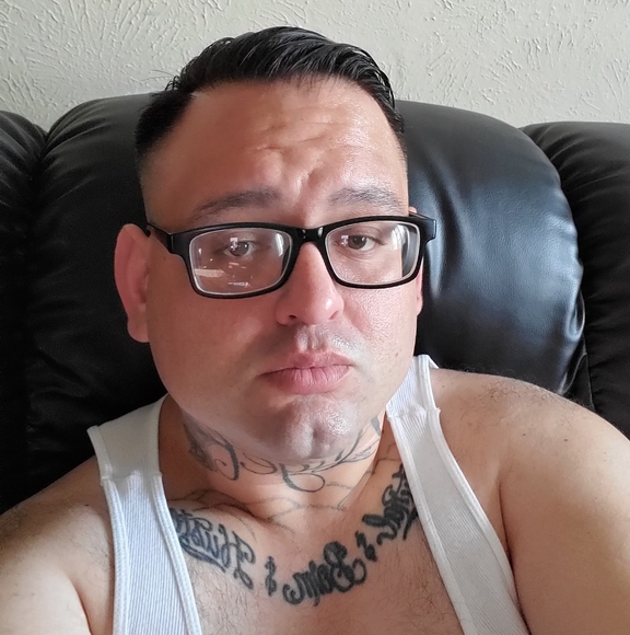 Profile Picture of Mark Perales (@peralesmark040) on Poshmark