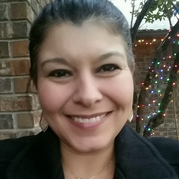 Profile Picture of Chris Archuleta (@honeyandbabe) on Poshmark