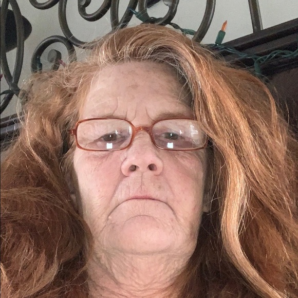 Profile Picture of Deborah Reardon (@reardons) on Poshmark