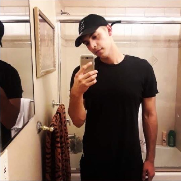 Profile Picture of Guillermo Hernandez (@whosguillermo) on Poshmark